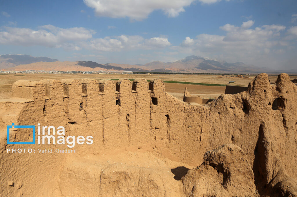 نمایی از ارگ بلقیس به عنوان دومین بنای خشتی ایران