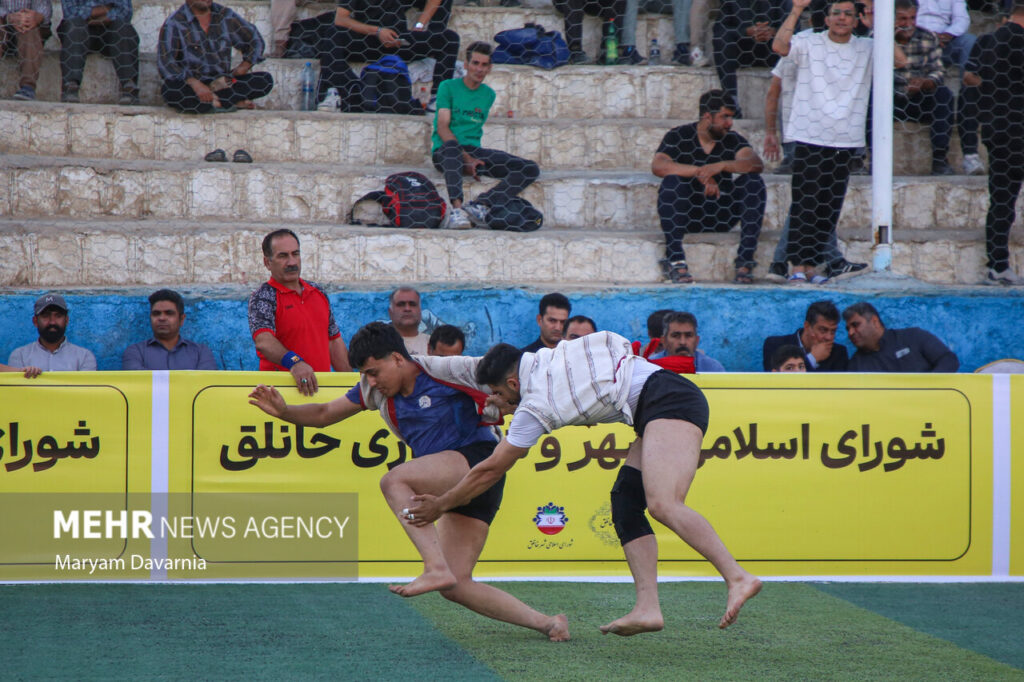 درگیری فنی و نزدیک دو کشتیگیر