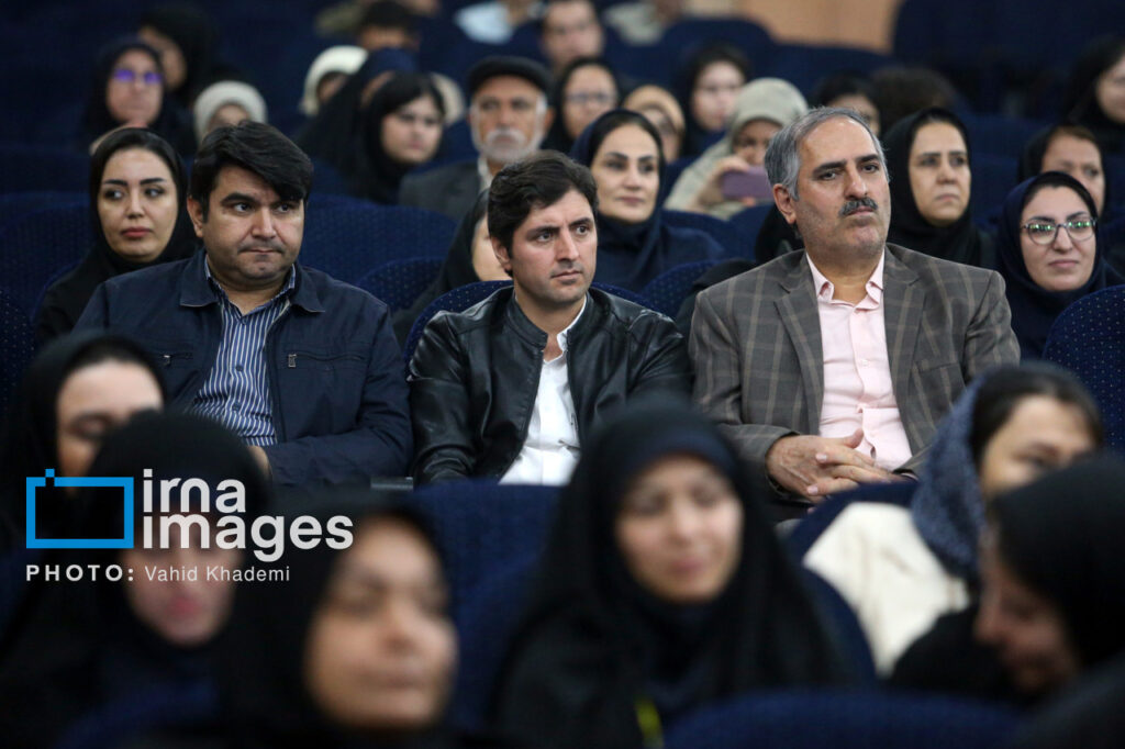 فضای مملو از احترام و قدردانی در سالن همایش