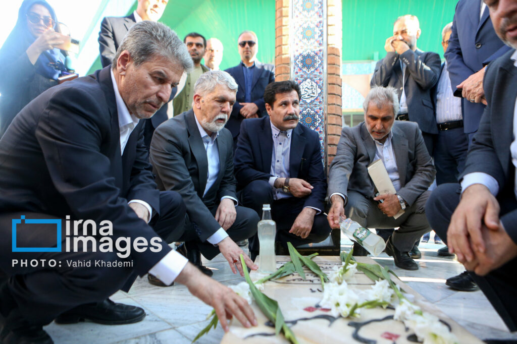 بررسی ظرفیت‌های فرهنگی استان با هنرمندان محلی