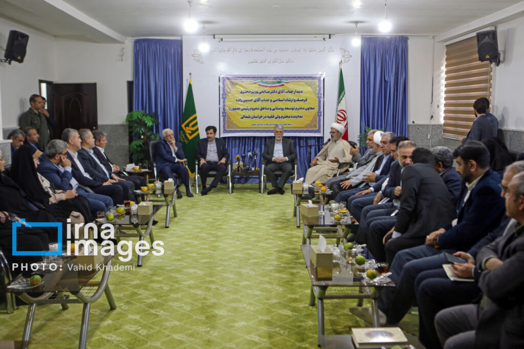 نشست صمیمی با اصحاب فرهنگ و هنر خراسان شمالی