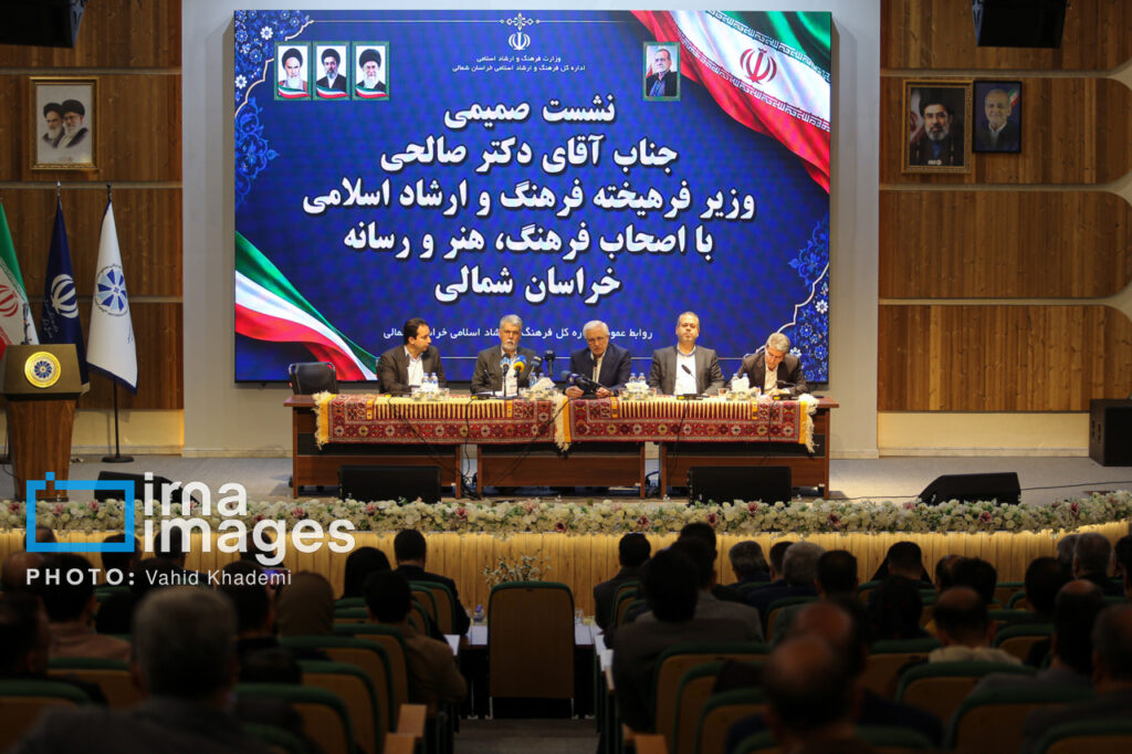 حضور سیدعباس صالحی در گلزار شهدای بجنورد
