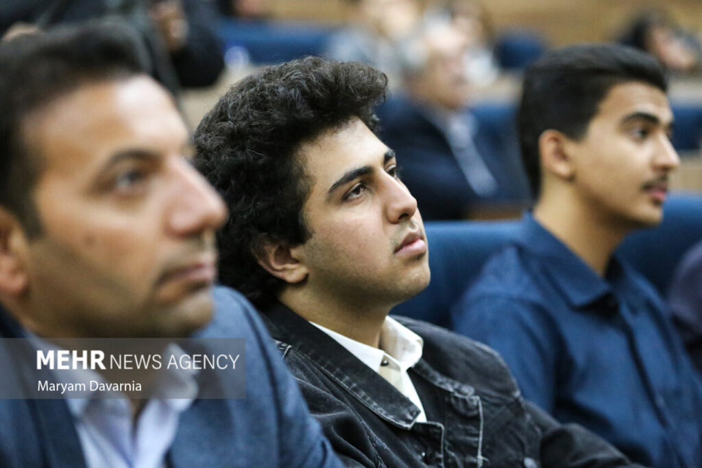 مراسم تقدیر از نخبگان تحصیلی خراسان شمالی در سالن استانداری